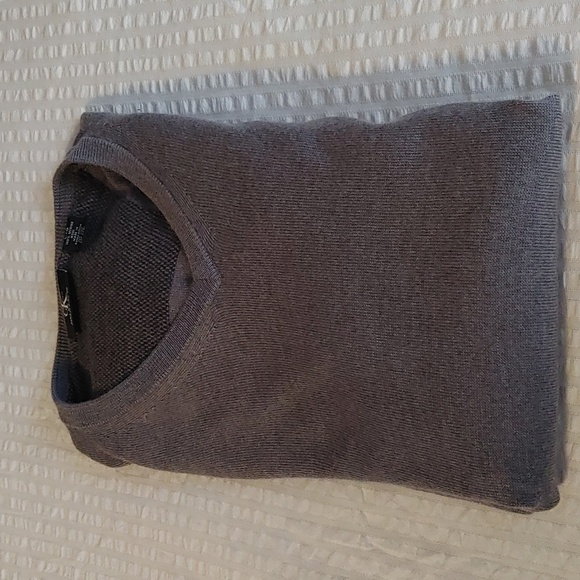 Calvin Klein Men's Gray Lightweight V-Neck Merino Wool Sweater Size Large - Picture 3 of 6